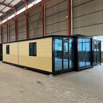 खरीदें 40ft Expandable Container Home with Bull 30*30 Flat Lamp 2200mm Fold Size and 5900*6300*2480mm Extended Size online manufacture