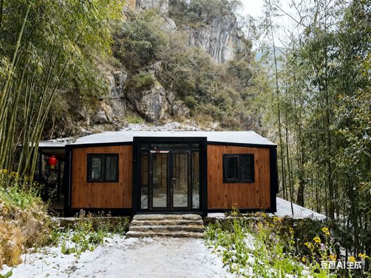 खरीदें 20ft Foldable Container House with Hot Dip Galvanized Frame Thermal Break Aluminum Windows and Dry Wet Separated Bathroom online manufacture